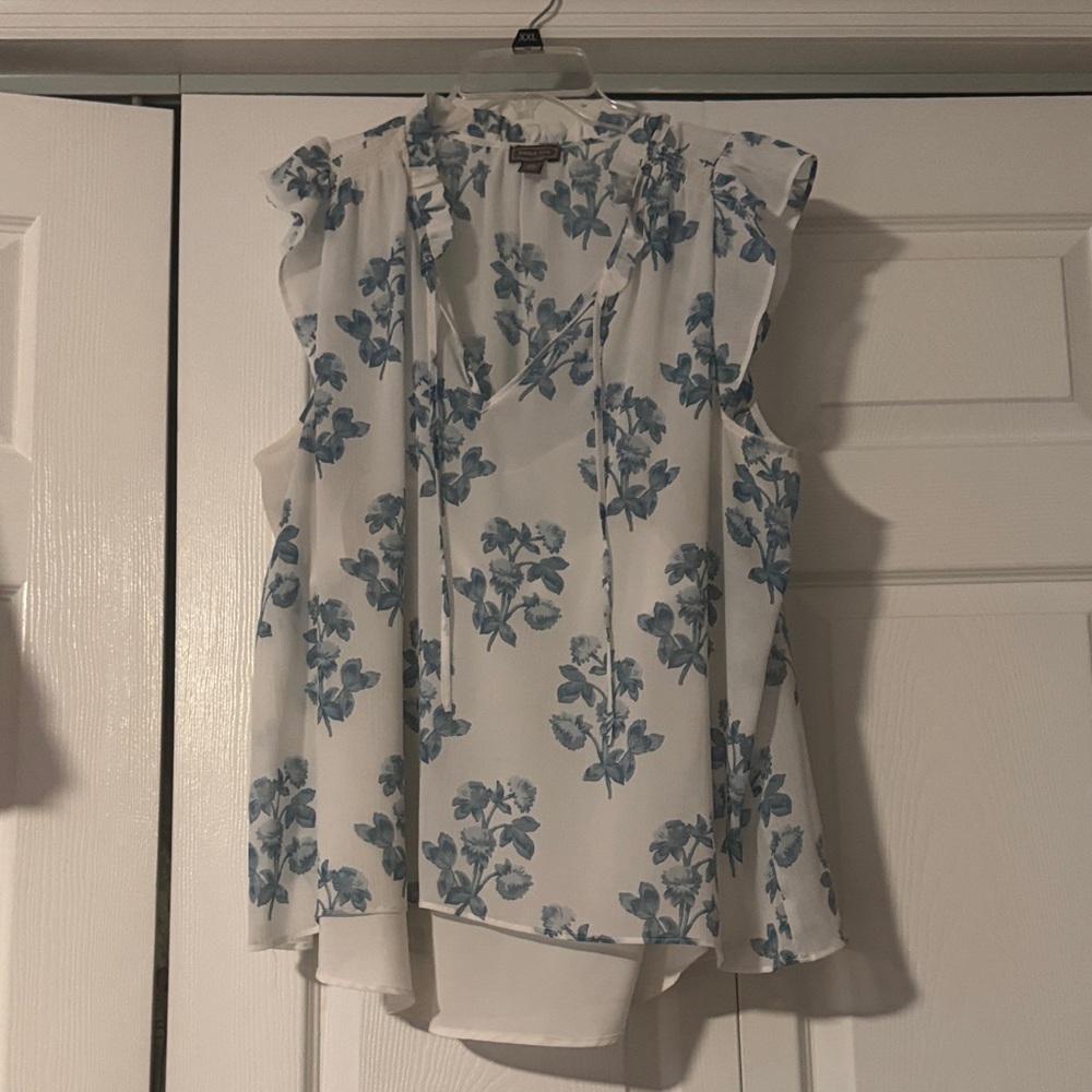Floral Blue and White Women's Top